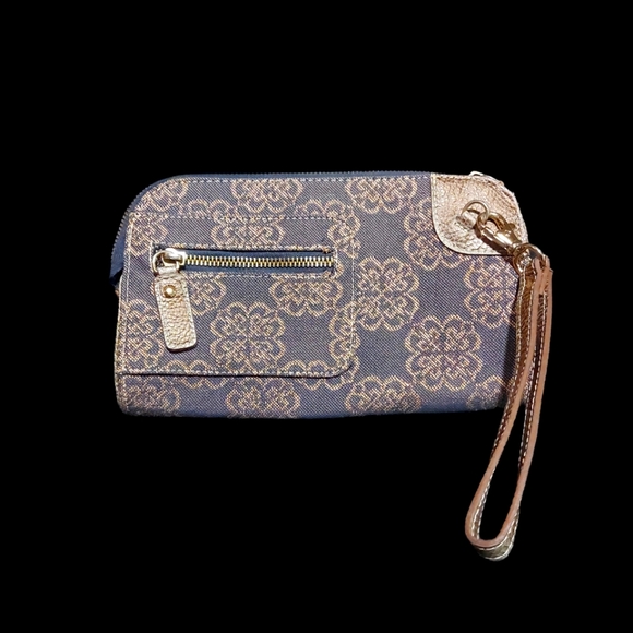 Kathy Van Zeeland Wristlet/Clutch - Picture 3 of 7